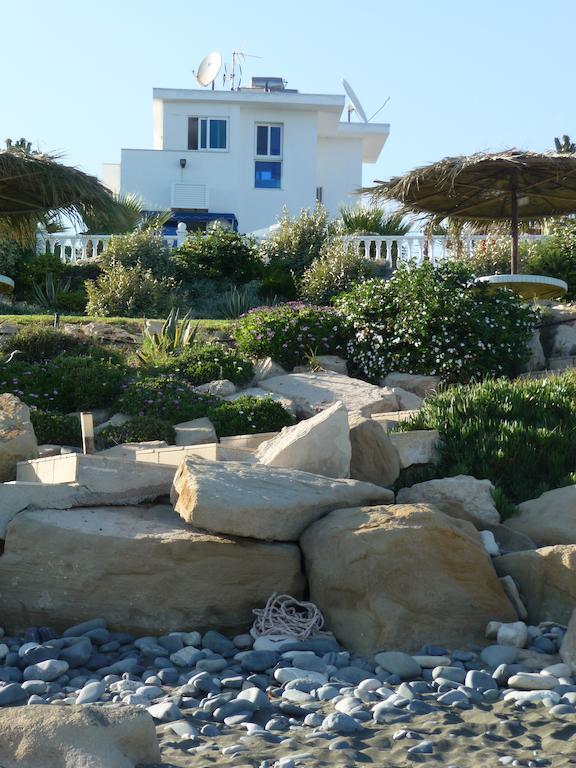 Zygi Beachfront Villa Exterior photo